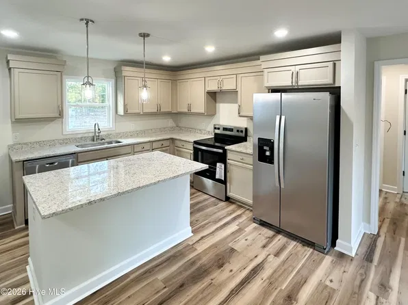 107 Blueberry Fields Road, Maple Hill, NC 28454