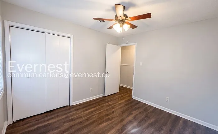 8250 Chesterfield Dr — Photo 17