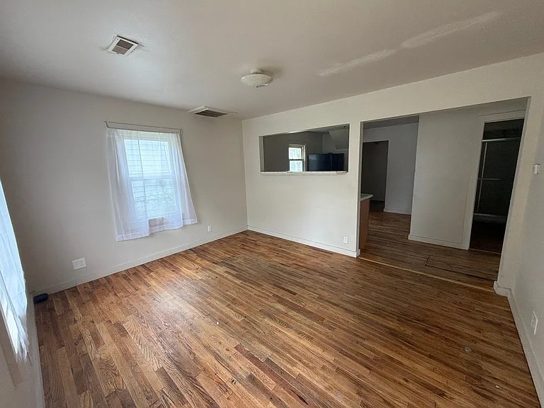 222 Nadine St — Photo 12