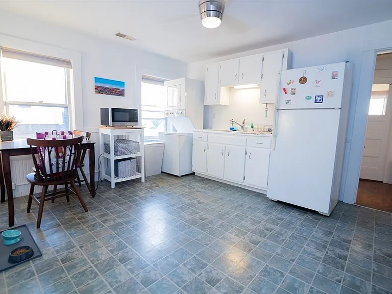105-107 Goddard St #3 — Photo 4