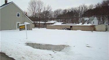 2nd image of 1149 Manor Ave