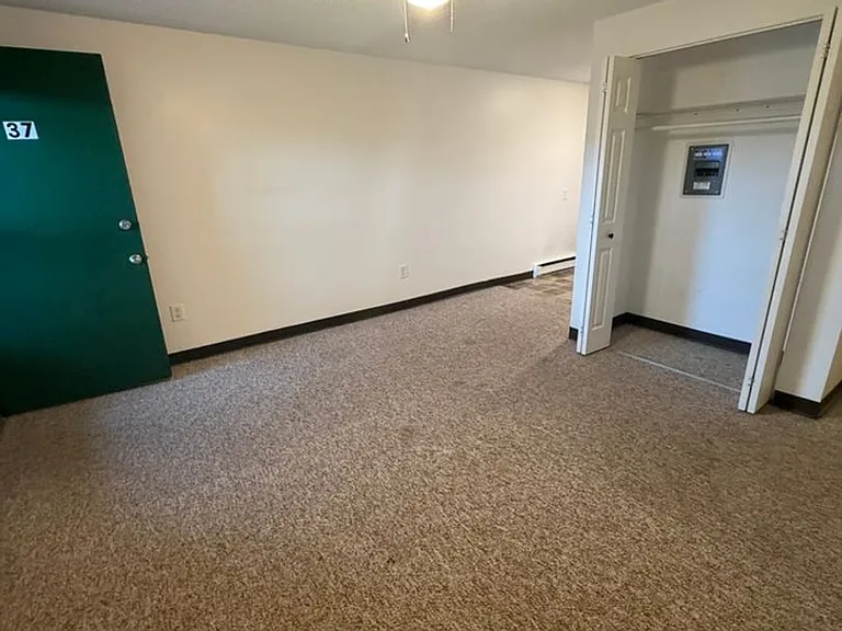Myron Court Apartments — Photo 6