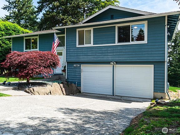 2nd image of 9236 NE 136th Place