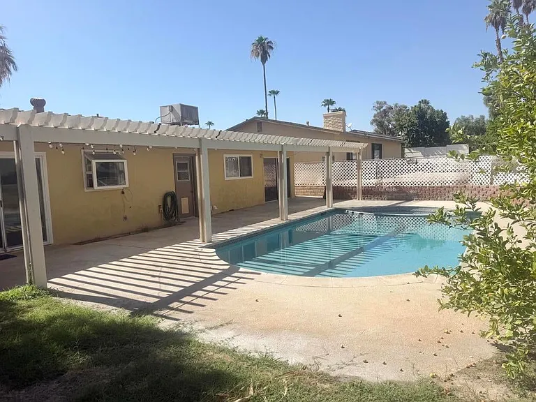 43586 Virginia Ave — Photo 19