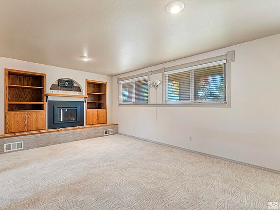 3rd image of 4295 Eastlake Blvd