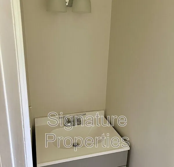 412 Virginia St — Photo 10