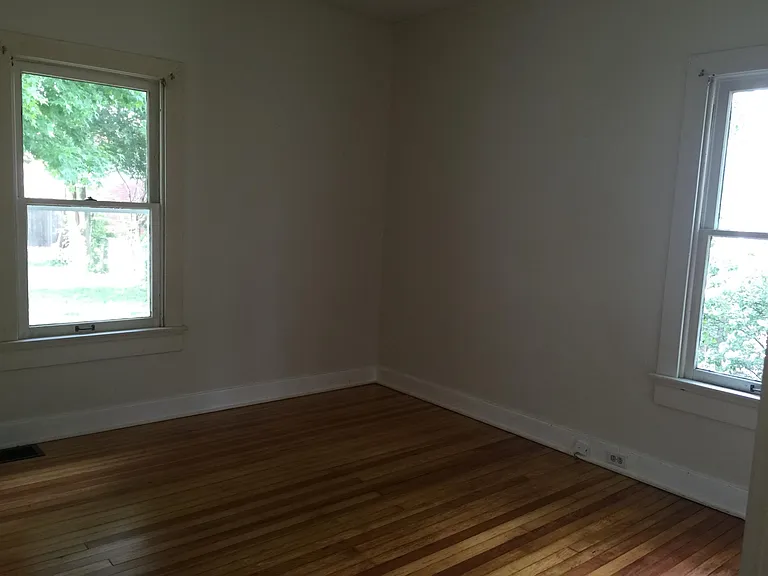 225 Wiltshire Blvd — Photo 27