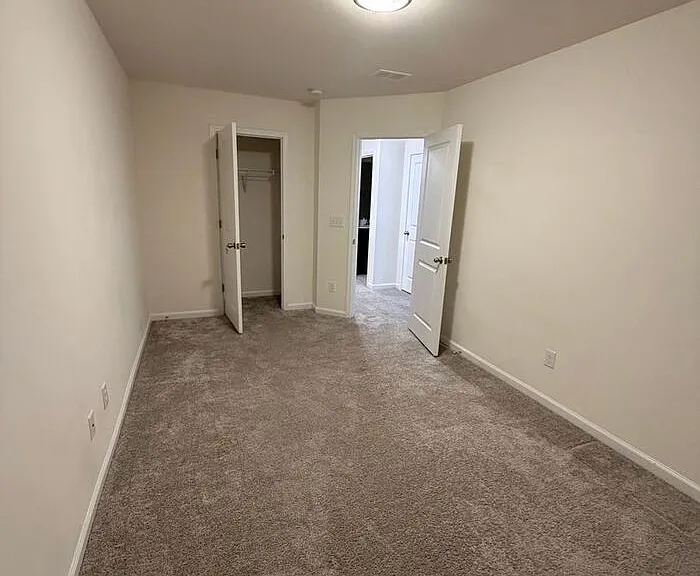 419 Trotters Ln — Photo 2