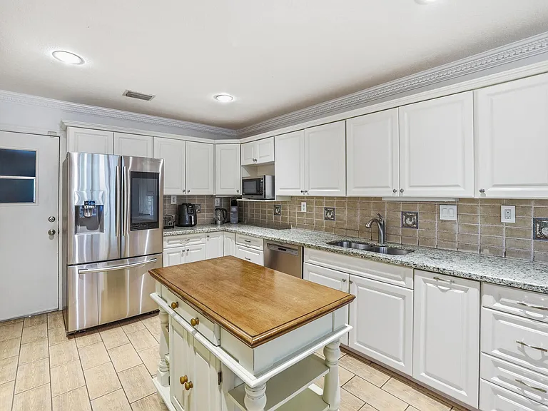 13684 Exotica Ln — Photo 9