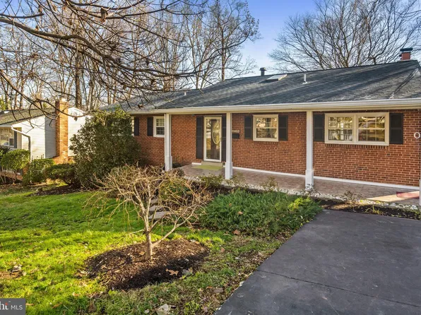 8403 Bound Brook Ln, Alexandria, VA 22309
