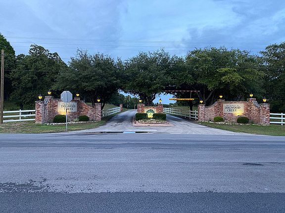 3rd image of 116 Pine Point Cv