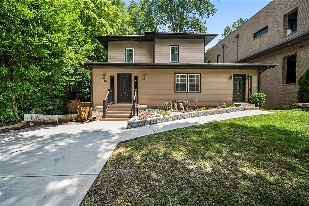 3 bed, 1.0 bath, 750 sqft, $3,000 — Photo 1