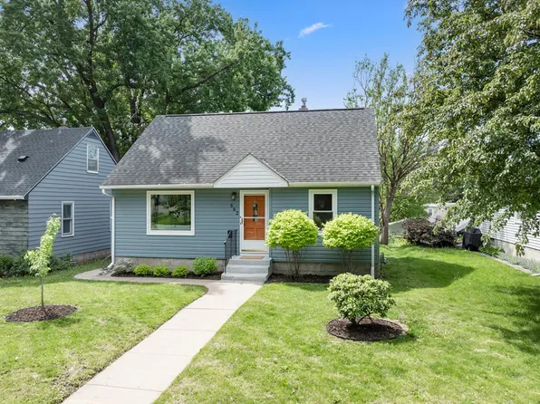 582 36 1/2 Ave NE, Minneapolis, MN 55418