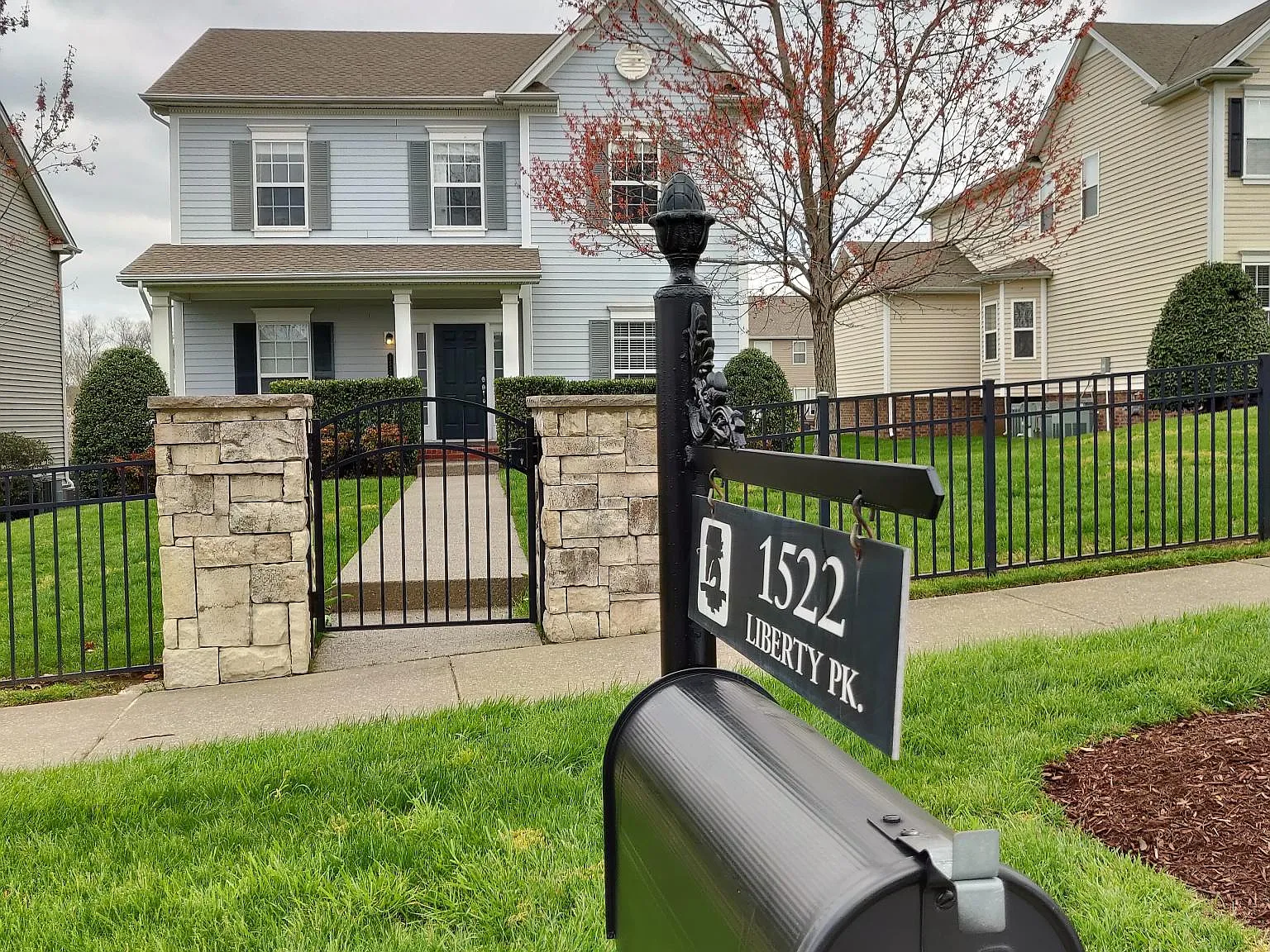 3 bed, 2.5 bath, 2622 sqft, $3,849 — Photo 1