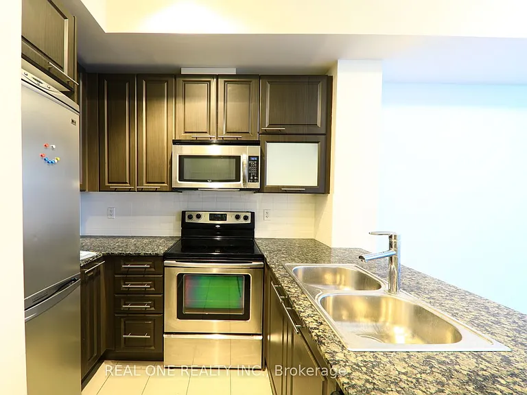 500 Sherbourne St #506 — Photo 17