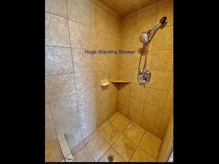 6112 Potomac Cir — Photo 25
