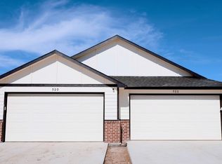 507 E Briarbrook Ln, Valley Center, KS 67147