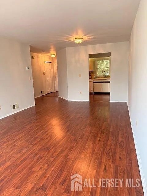 2 bed, 1.5 bath, 961 sqft, $2,000 — Photo 4