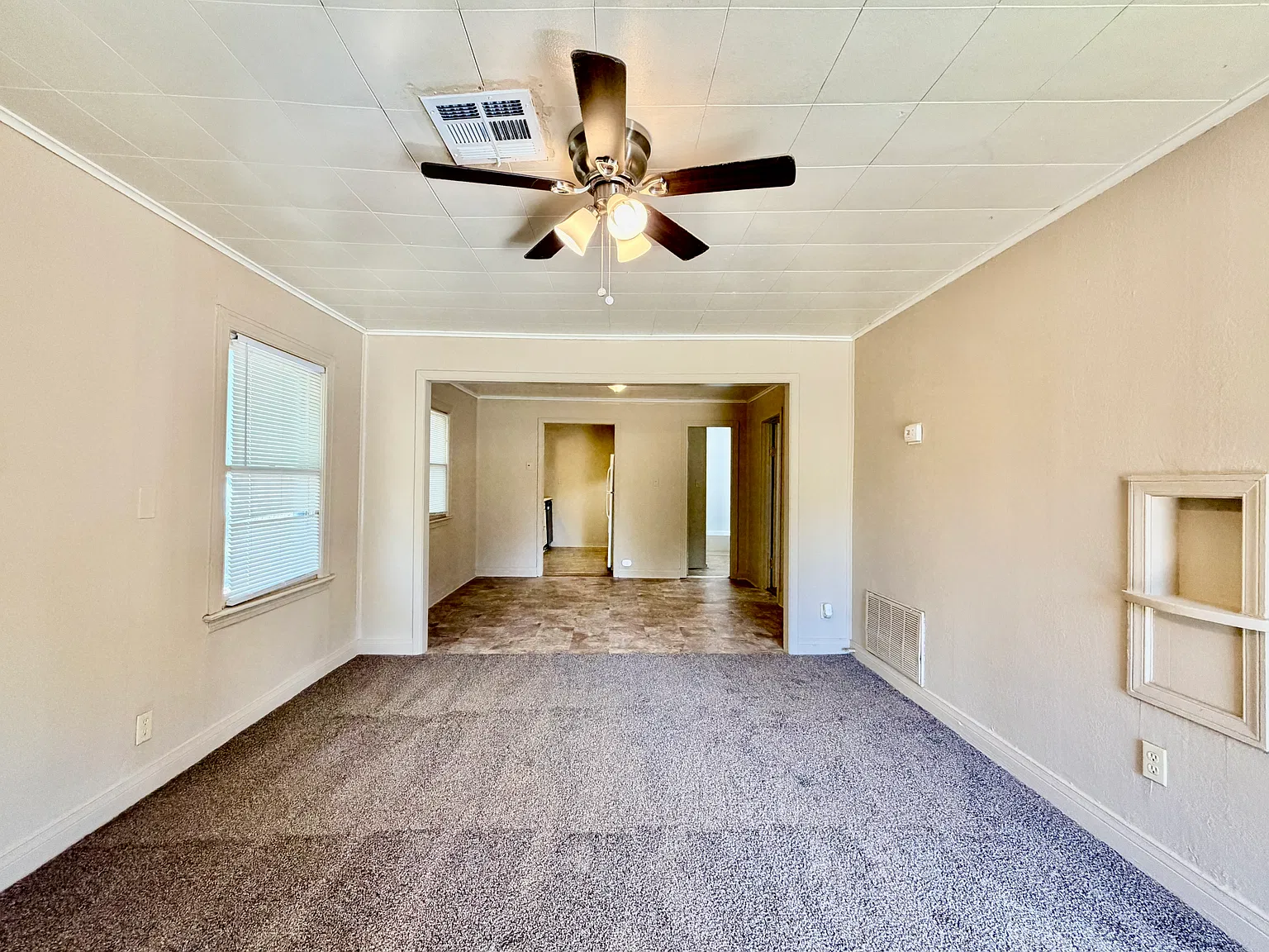 2 bed, 864 sqft, $875 — Photo 2
