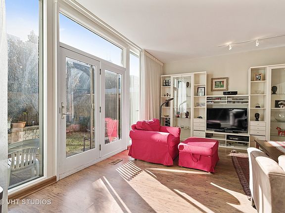 3rd image of 1328 N Sandburg Ter #1328