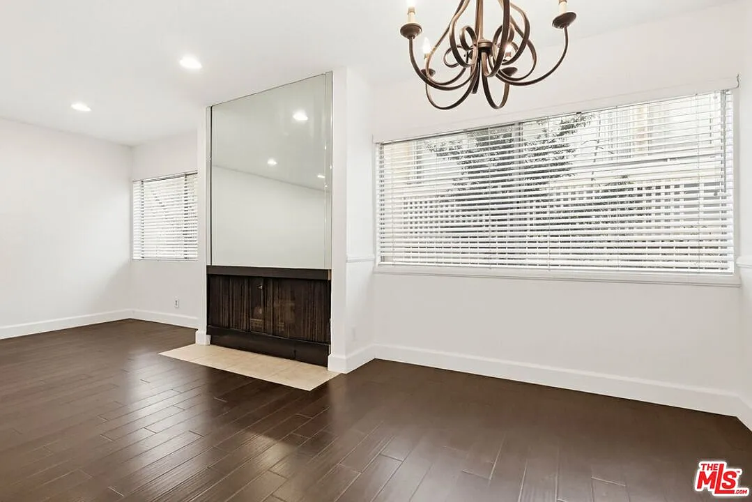 2 bed, 2.0 bath, 1137 sqft, $4,000 — Photo 4