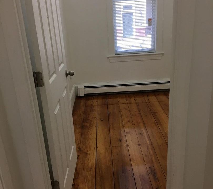 2nd image of 254 Windsor St #9R