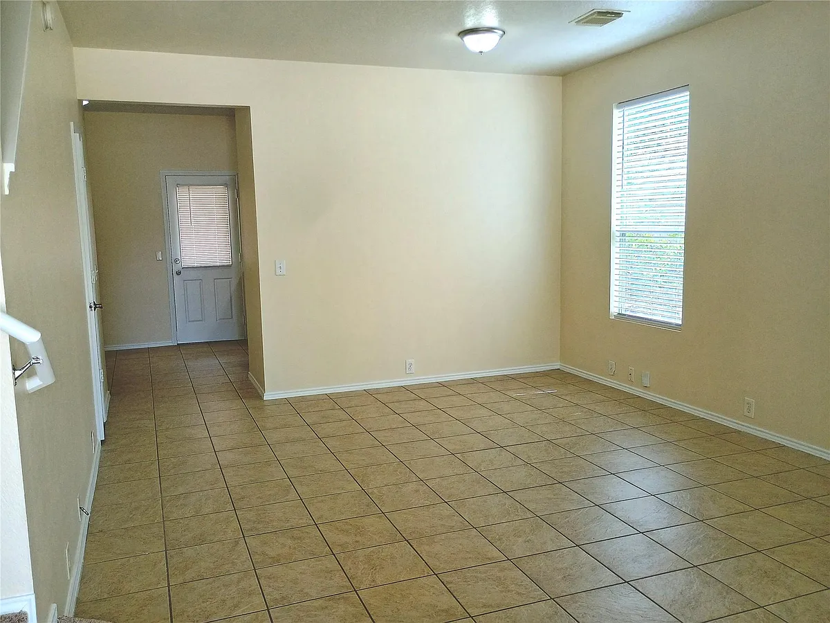Building Photo - 23862 Pebworth Pl