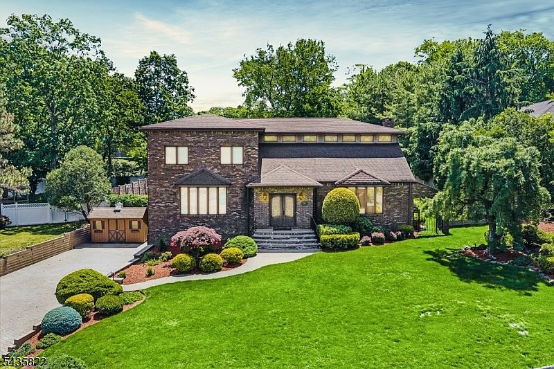 1st image of 31 Forest Hills Way