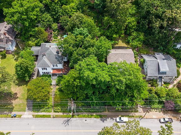 3rd image of 804 Tremont St