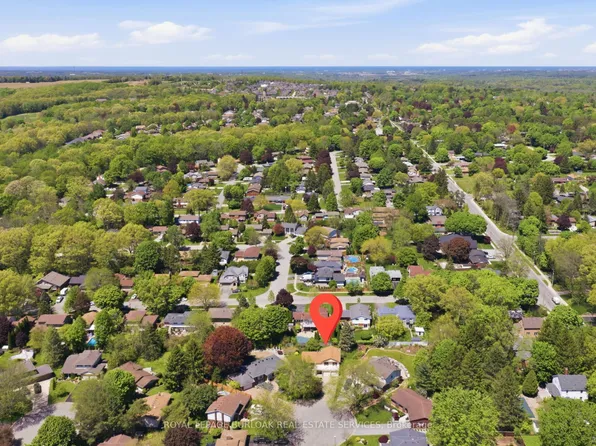 9 Magnolia Ct, Pelham, ON L0S 1E2