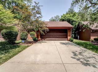 6 Persimmon Rdg, Belleville, IL 62223