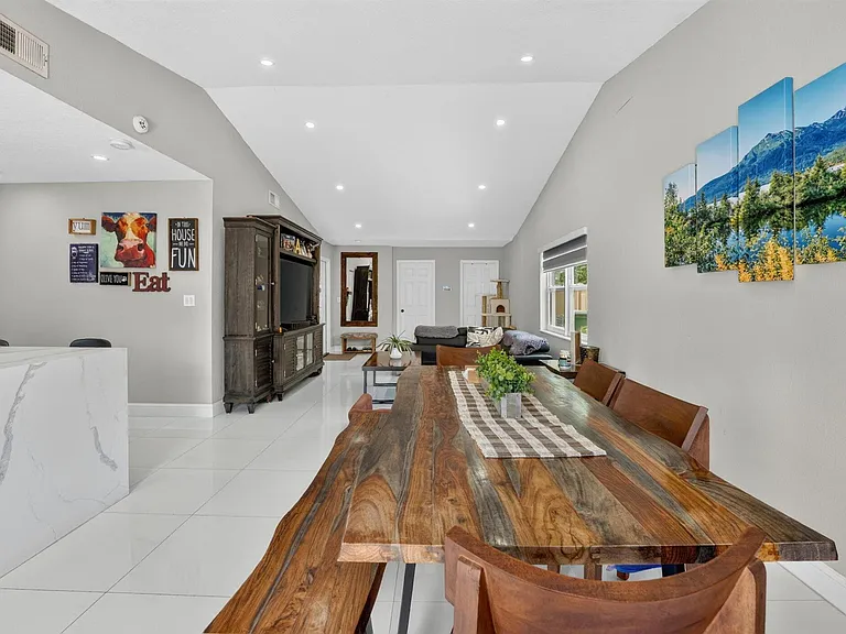 8131 NW 44th Ct — Photo 30