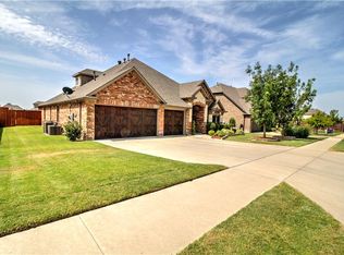 12017 Olinger Dr, Fort Worth, TX 76108