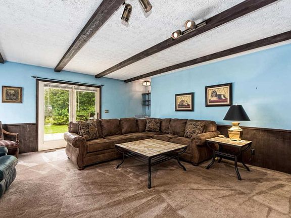 3rd image of 1732 Moreland Dr