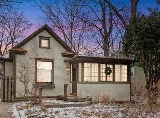 812 W White St, Champaign, IL