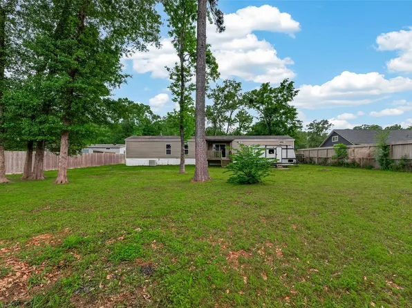 23249 E Community Dr, New Caney, TX 77357