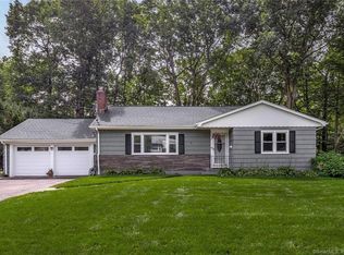 33 Walker Rd, Trumbull, CT 06611