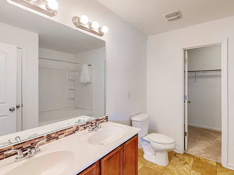 Laurel Ridge Dr — Photo 2