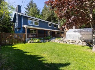 1350 Fernwood Dr, Pemberton, BC V0N 2L0