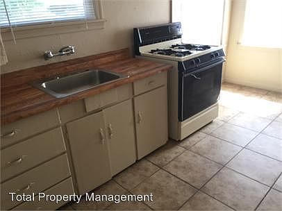 2nd image of 1035 N Leslie St