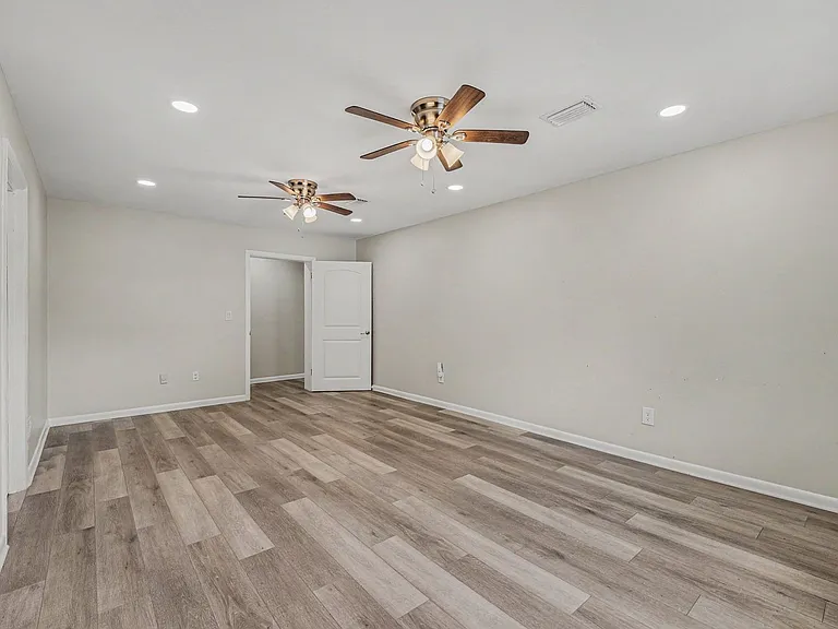 20 Hardee Cir N — Photo 13