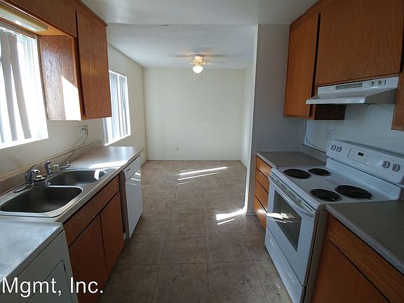 2nd image of 2542 Hayes Dr #2542