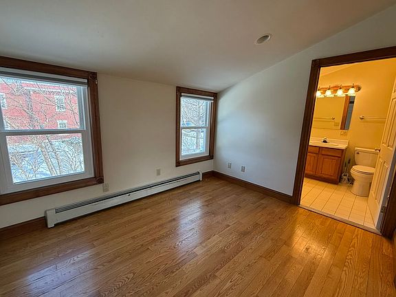 4th image of 109 Lake Ave APT 4