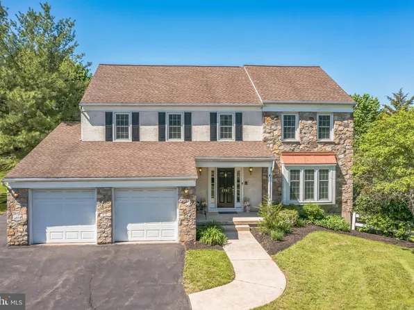 2707 E Crossing Cir, East Norriton, PA 19403
