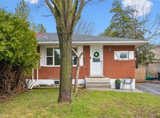 235 Cedarbrae Ave #B, Waterloo, ON