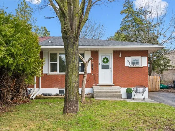 235 Cedarbrae Ave #B, Waterloo, ON N2L 4S8