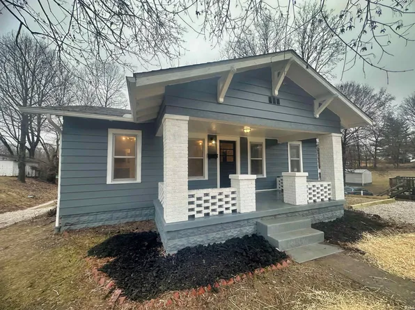 682 N Washington St, Bloomfield, IN 47424