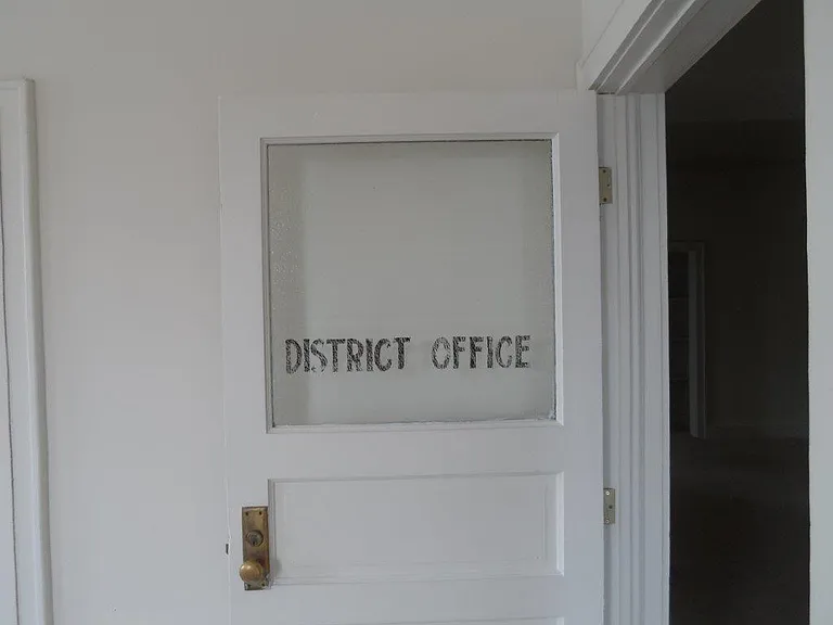129 N College Ave — Photo 7