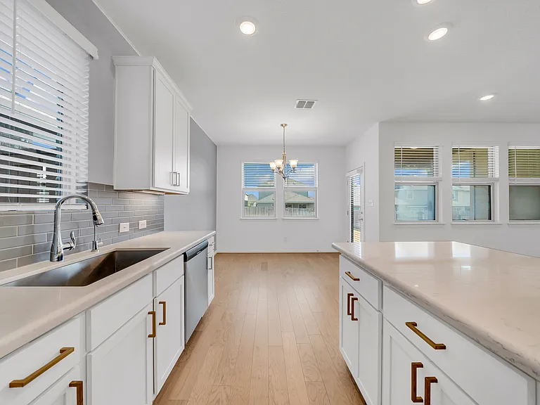 2050 Egret Ave — Photo 6