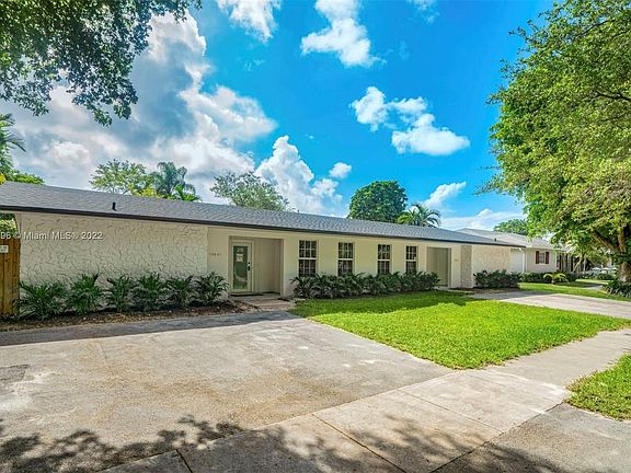 2nd image of 10621 SW 77th Ct #10621